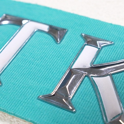 Hochwertige 3D-TPU-Transfer-Pflaster Wasserdicht Metall-Badges Anpassbares Wärmeübertragungsetikett für Kleidung Taschen Schuhen
