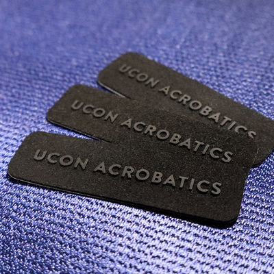 Hersteller Custom Label Silikon 3D-Logo mit Prägung Wärmeübertragungslabel Gummi-Logo für Bekleidungsetiketten